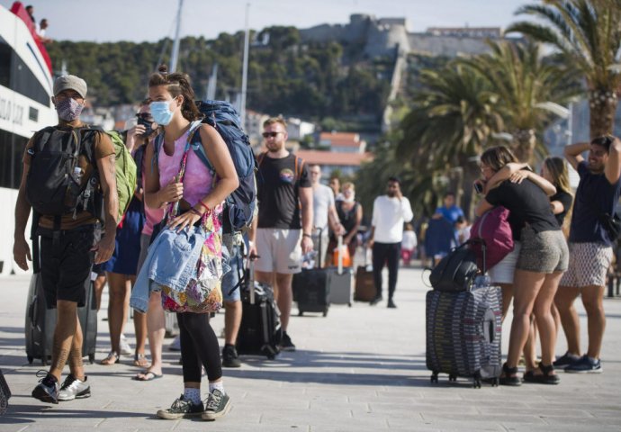 Hrvatska zapošljava 50.000 ljudi: Plate idu do 2.000 KM, evo šta traže
