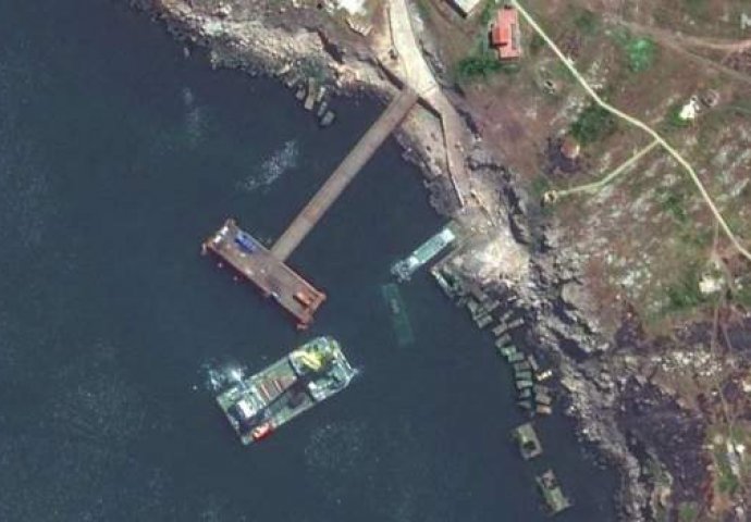 Slike prikazuju ruski brod potopljen kod Zmijskog otoka