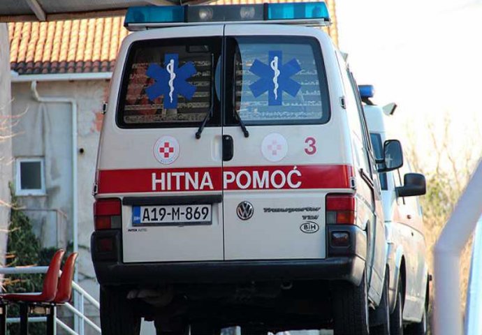 Teška nesreća u BiH: Poginuo vozač, tri osobe povrijeđene