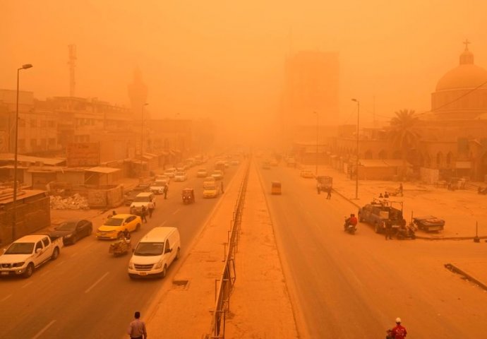 Nebo je postalo narandžasto, preko 4.000 ljudi završilo u bolnici:  Škole i uredi zatvoreni, nestvarni prizori iz Iraka (FOTO)