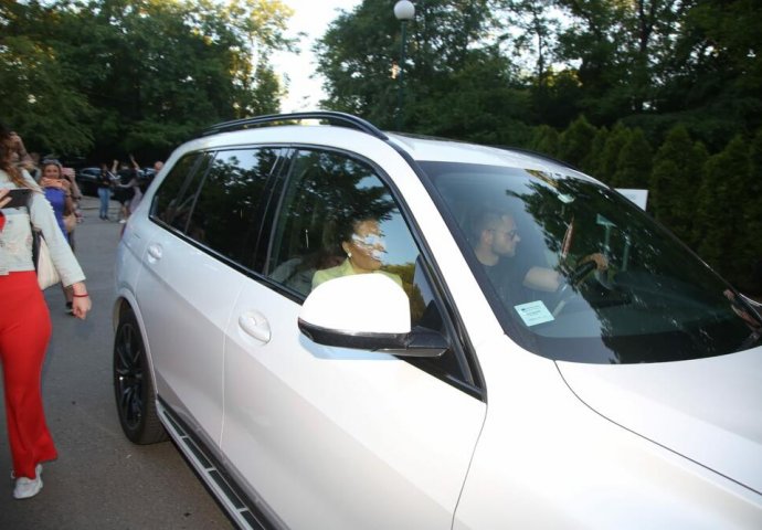 NA VJENČANJE KOD POPOVIĆA STIGLA CECA I NJENA KUMA: Sve oči uprte u njih dvije (FOTO)