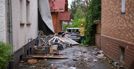 Njemačkom tutnjalo nevrijeme: Tornado nosio krovove, čupao drveće, ima povrijeđenih