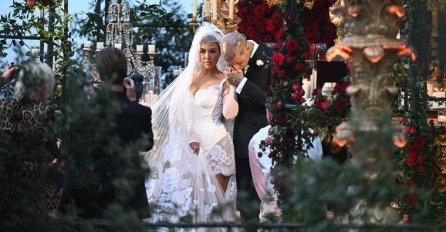 KRATKA VJENČANICA, KILOMETARSKI VEO I UPLAKANA MLADA: Kao da je neko prisilio na vjenčanje! (FOTO)