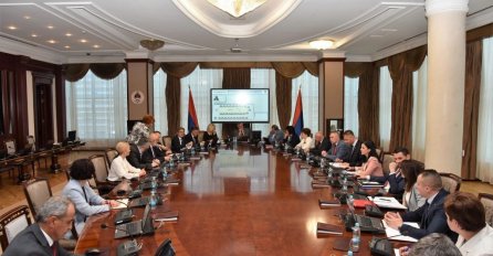 Vlada RS predložila povećanje plata za 100 KM u javnom sektoru