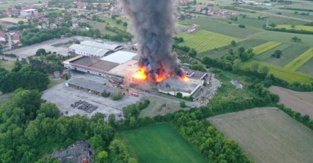 Gori fabrika u bh. gradu, požar prijeti i pogonima u kojima se nalaze plinske boce