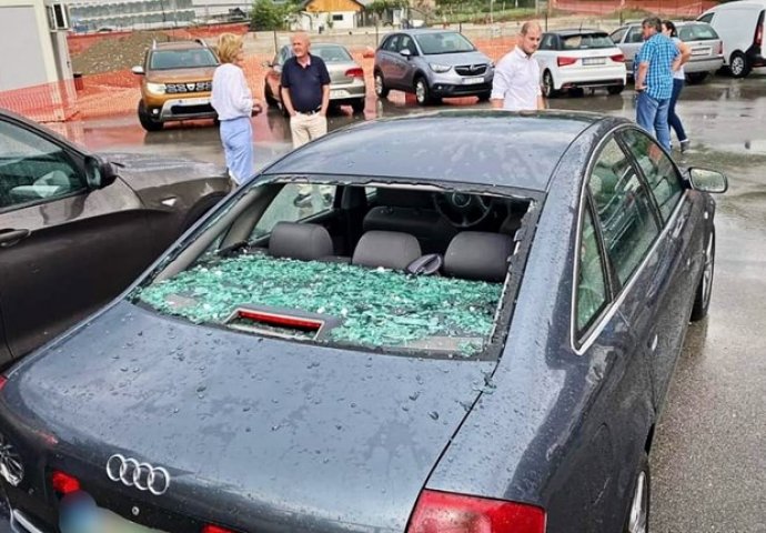 Policija se oglasila o jakoj tuči: Uništavala je aute, plastenike, krovove...