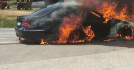 Zapalio se Mercedes u Hercegovini