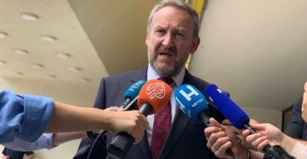 Izetbegović: Prije 15 dana me zvao Schmidt…