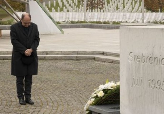 Schmidt o zahtjevu za smjenu načelnika Srebrenice jer je ugostio ratnog zločinca