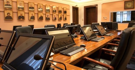 Novi razlog za predizborno prepucavanje – promjene ustava entiteta