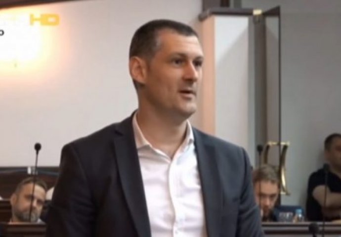 “Guten Morgen meine Liebe, Draško”: Banjalučki odbornik progovorio na njemačkom