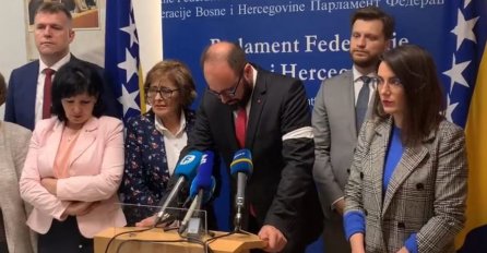 Damir Mašić vidno potresen Srninom smrću, prekinuta sjednica Parlamenta FBiH
