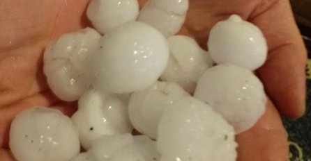 Veliko nevrijeme u Jajcu i Vitezu: Saobraćajnice poplavljene, grad nanio veliku štetu na usjevima