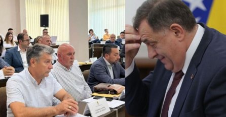 Dodik zbog "izuzetnog zalaganja" dobio plaketu grada Doboja i 5.000 KM