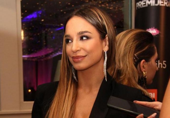 EDITA NAKON OPERACIJE PROMIJENILA IZGLED, VIŠE NIJE ISTA: Pogledajte kako izgleda, SVI KOMENTARIŠU 1 DETALJ (FOTO)