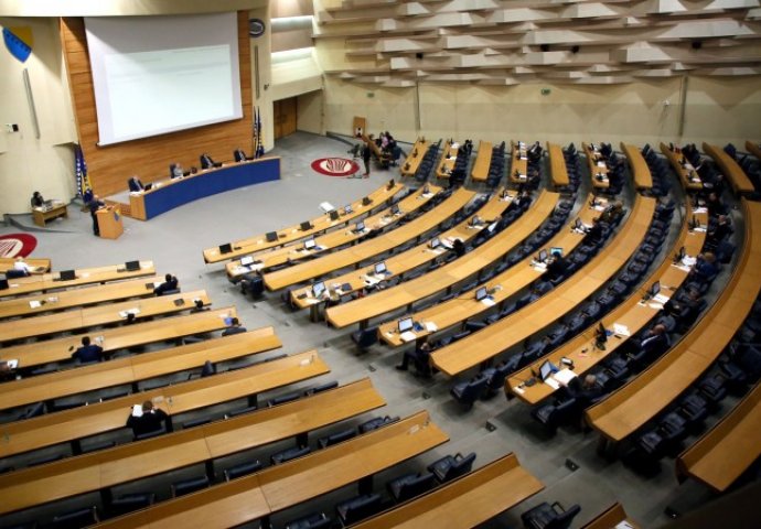 Minuta rada parlamentaraca u BiH košta skoro 680 KM