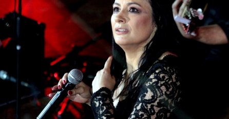 TUGA U DOMU KALIOPI, PREMINUO NJEN NAJVEĆI OSLONAC: Pjevačica podijelila zajedničku sliku, OPROSTILA SE TUŽNIM RIJEČIMA