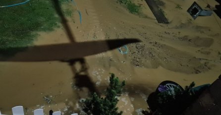 Veliko olujno nevrijeme pogodilo dijelove BiH: 'Doslovno ide potok kroz dvorište'(FOTO)