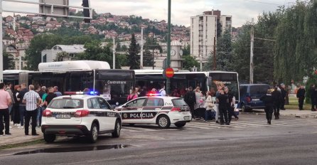 Drama na Čengić Vili: Napadnut vozač autobusa, policija 'okupirala' mjesto