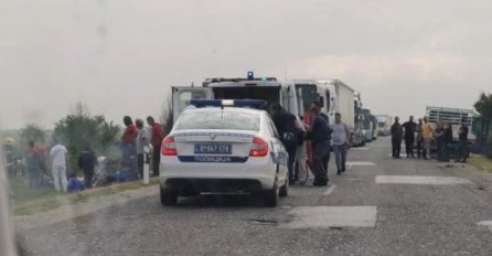 Teška nesreća u Srbiji: Prevrnuo se autobus sa radnicima, ima mrtvih