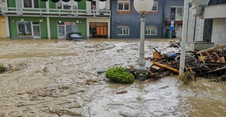 Teško stanje zbog poplava u Čeliću: Stotinjak objekata pod vodom (VIDEO)