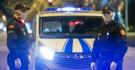 Dramatično u Podgorici: Zapaljen kombi sa bh. tablicama