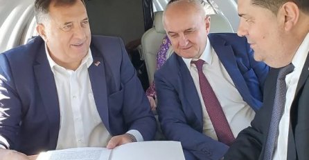 Milorad Dodik objavio fotografiju iz aviona kojim putuje za Brisel, opozicionari nisu s njim
