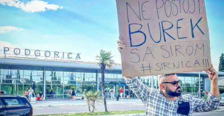 Reditelj Haris Dubica prošetao Crnom Gorom sa transparentom "Ne postoji burek sa sirom"
