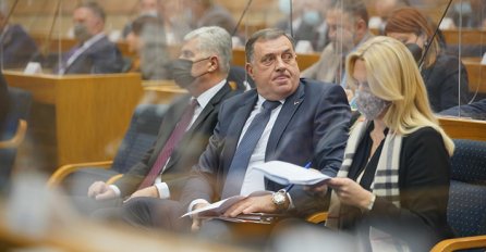 Vlasti RS šute o upisu državne imovine, u FBiH radna grupa analizira zakone