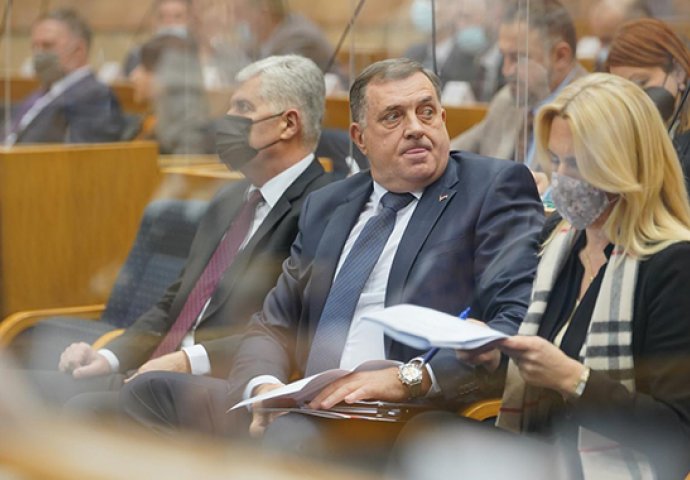 Vlasti RS šute o upisu državne imovine, u FBiH radna grupa analizira zakone