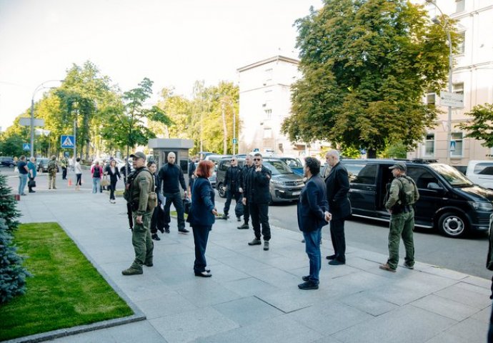 Abazović objavio fotografiju iz Kijeva: Stigli smo da pružimo podršku