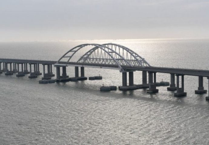 Ukrajinci prijete da će uništiti ruski most prema Krimu