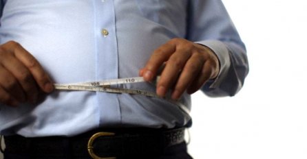 HRANA KOJU JEDEMO SVAKI DAN DOVELA GA JE DO 142 KG! Za godinu dana smršao je 60, pogledajte nevjerovatnu transformaciju(FOTO)