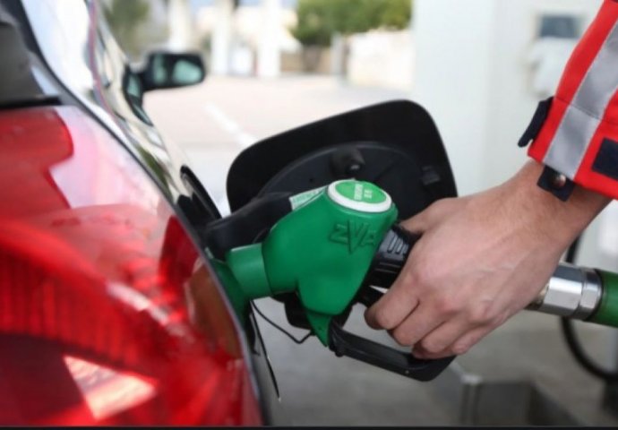 Srijeda u Sarajevu: Veliki pad cijene litre benzina Super 95, sada košta daleko ispod tri marke