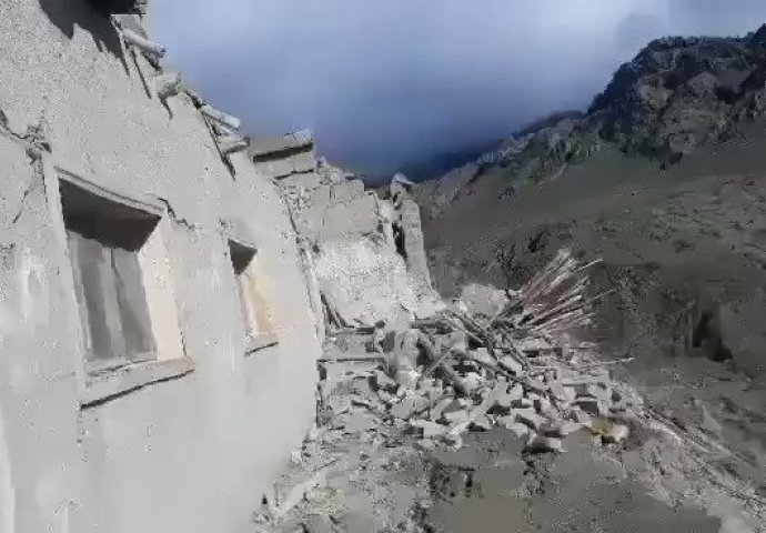 Razoran zemljotres u Afganistanu: Najmanje 950 ljudi izgubilo život