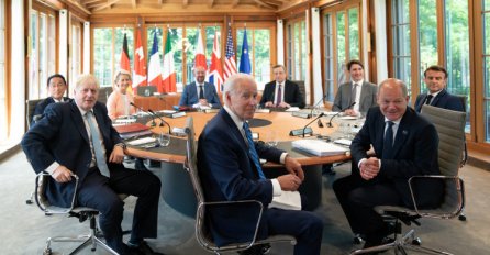 ONI SU SE USUDILI PROZIVATI GA Lideri G7 ismijavali Putina: Da jašemo konja bez majice kao on?