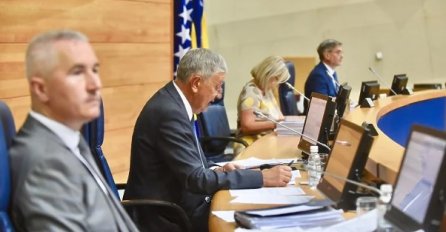 Zašto niko nije uložio amandman da se povećanje plata ne odnosi na političare