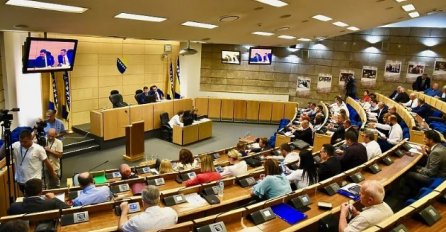 Parlament Federacije BiH odbio na dnevni red uvrstit povećanje invalidnine