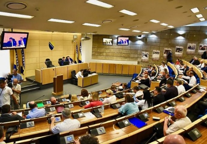Parlament Federacije BiH odbio na dnevni red uvrstit povećanje invalidnine