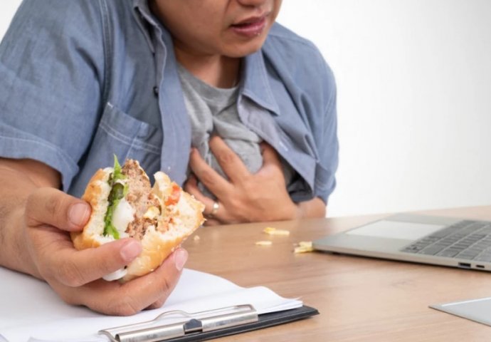  OVO JE NAJGORA HRANA ZA SRCE: Ako vam je stalo do zdravlja, svedite je na minimum, upozoravaju kardiolozi!