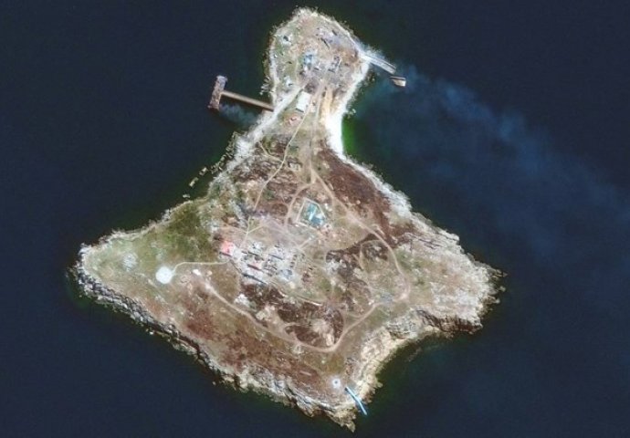 Stigle nove satelitske snimke Zmijskog otoka nakon ruskog povlačenja(FOTO)