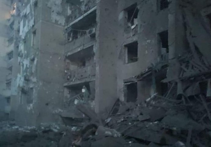 Ukrajina: Zgrada u Odesi raketirana je iz ruskog aviona, poginulo i dvoje djece