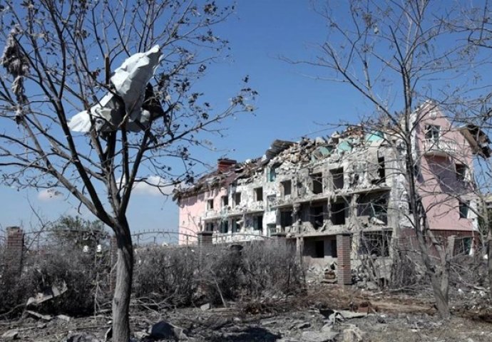 Zelenski: Rusi napali zgradu u Odesi krstarećim protubrodskim projektilom