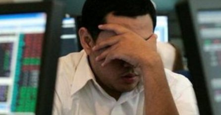 'Na mobilnoj aplikaciji stigla mi je poruka...': Banke u BiH počele povećavati kamate na kredite!