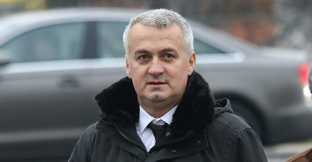 Alisa Mutap i drugi: Optuženi mu naknadno donio komadiće stakla