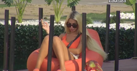 PROBLEMI U RAJU? NAKON PREGLEDA LJUBAVNIH KLIPOVA ALEKS SE OSAMILA: Dejan nije uz nju(VIDEO)