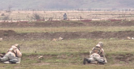 Manjača: Na nebu helikopteri, u štabovima vojni stručnjaci