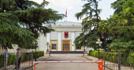 Albanski parlament usvojio Rezoluciju o genocidu u Srebrenici