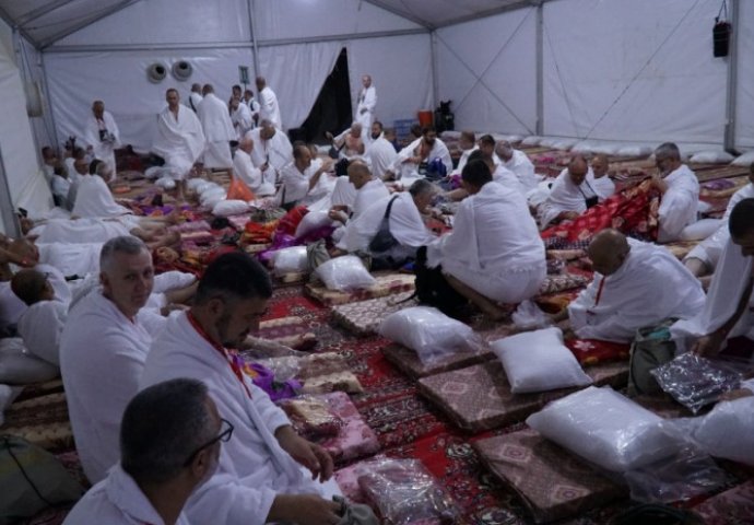 Bosanskohercegovačke hadžije na Arefatu: Smjetili se u šatore
