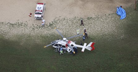 Bivši japanski premijer Shinzo Abe bori se za život nakon što je upucan